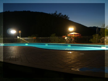 La piscina di notte